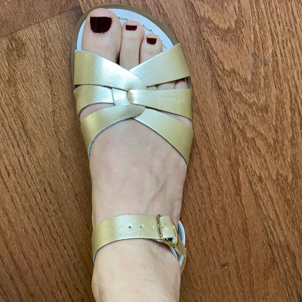 Saltwater sandals Gold